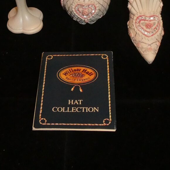 Collectible Willow Hall - The Bride 4 Piece Set: Hat, Shoe, Purse & Hat Stand - Picture 13 of 13